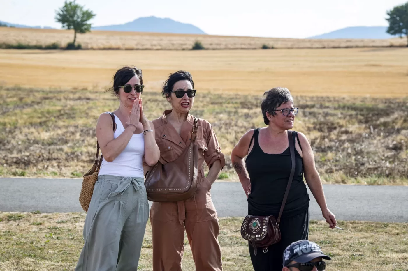 Asistentes disfrutando del festival junto a los campos de Gometxa